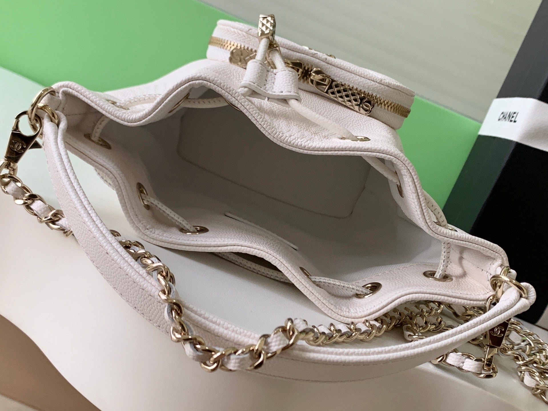 CHANEL 25S MINI BUCKET BAG 12 IN WHITE CALFSKIN GOLD HARDWARE