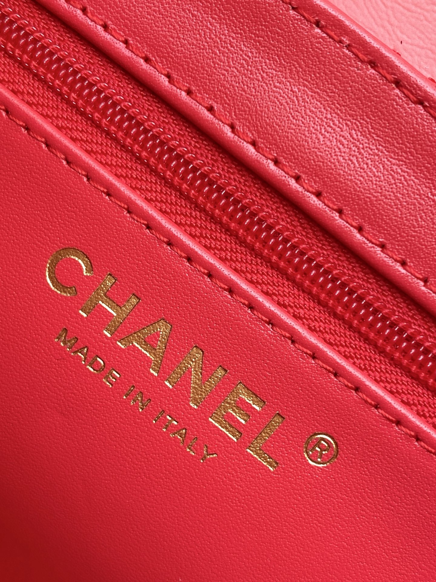 CHANEL 25S MINI KELLY BAG 19 IN RED LAMBSKIN WITH GOLD HARDWARE