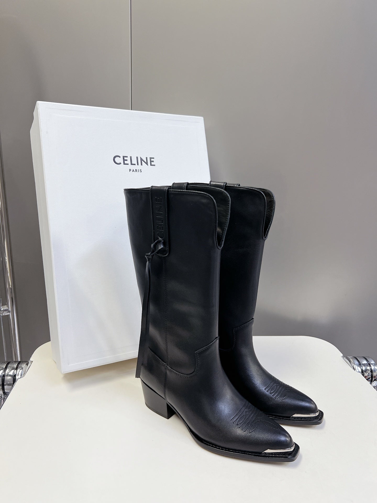 CELINE 25S HIGH CUT CHELSEA BOOTS 45MM IN BLACK CALFSKIN