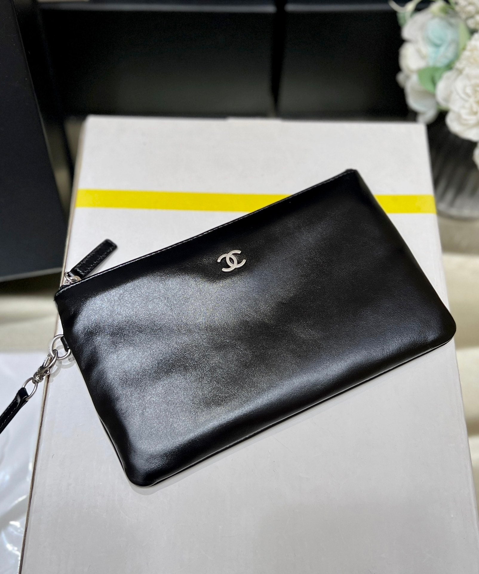 CC 19 HOBO BAG 43CM BLACK GOATSKIN SILVER HARDWARE