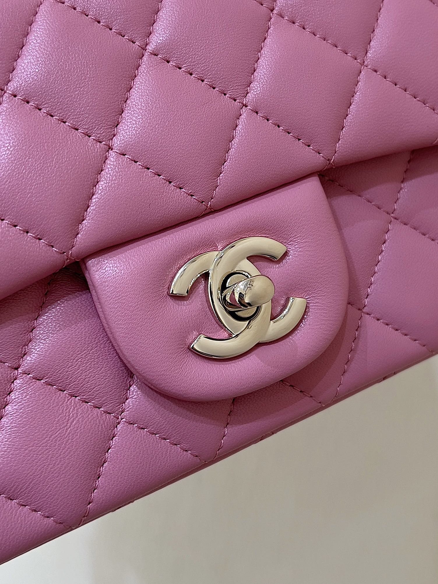 CHANEL 25S FLAP BAG 20 CM IN PINK LAMBSKIN WITH GOLD HARDWARE
