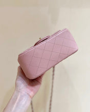 CHANEL 25S FLAP BAG 17 CM IN LIGHT PINK LAMBSKIN WITH GOLD HARDWARE