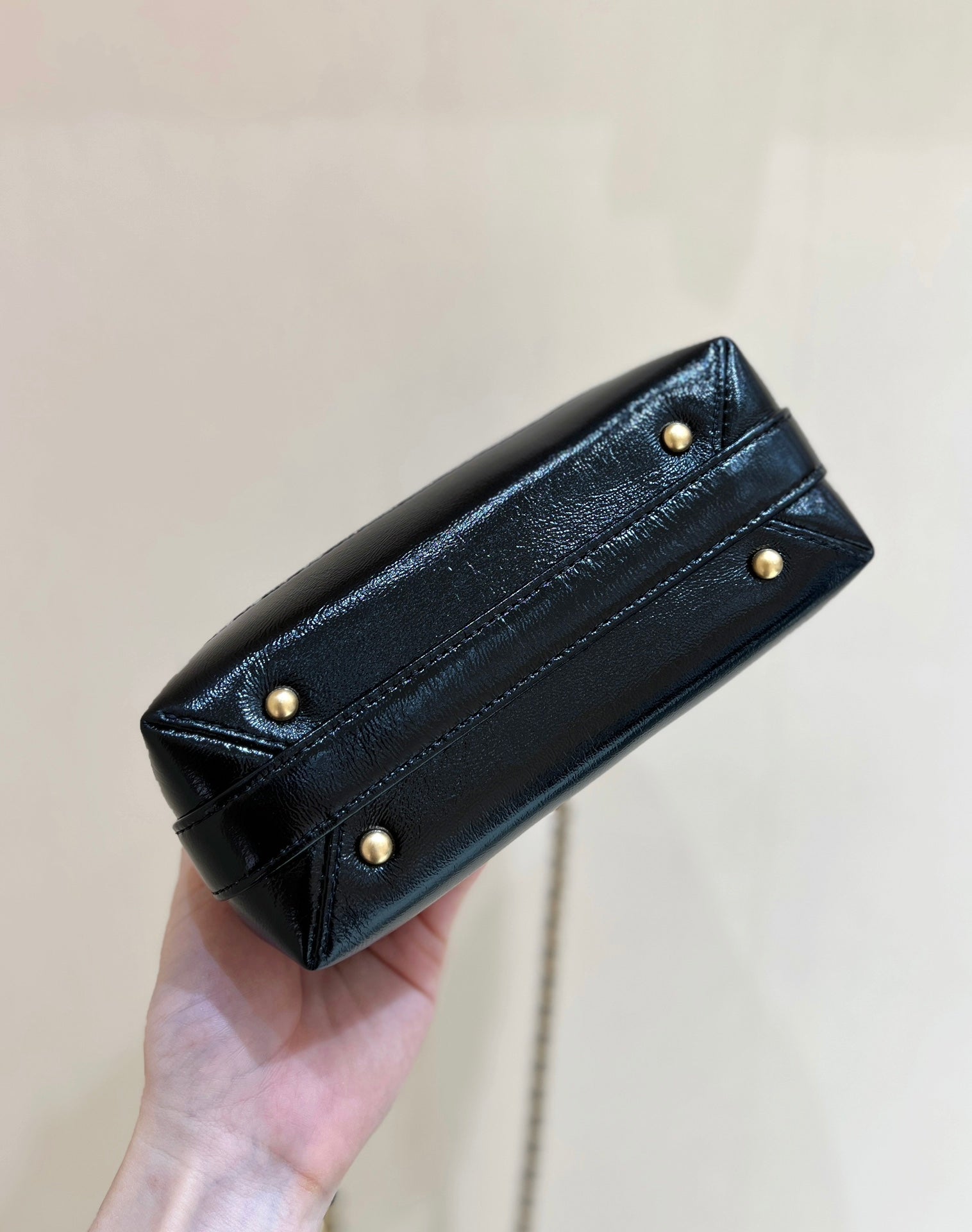 CHANEL TOP HANDLE BAG 18 IN BLACK OIL-WAX LAMBSKIN GOLD HARDWARE