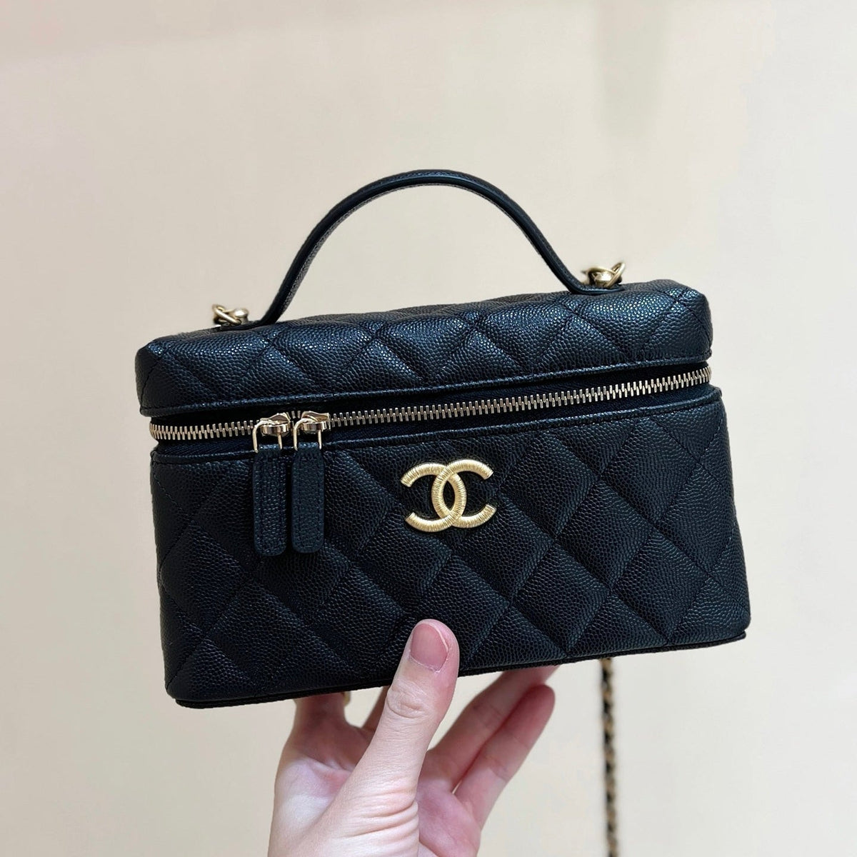 CHANEL 25S VANITY CASE 19 IN BLACK CALFSKIN GOLD HARDWARE