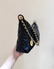 QUILTED HOBO SHOULDER BAG 26 IN BLACK GLOSSY LAMBSKIN