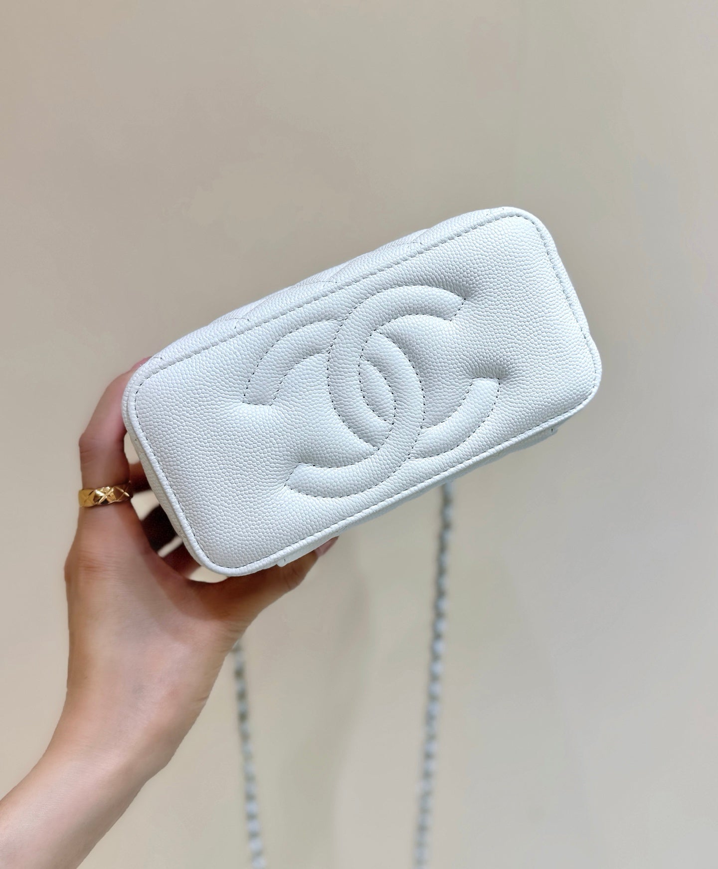 CHANEL 25S COCO CRUSH 17 IN WHITE CALFSKIN GOLD HARDWARE