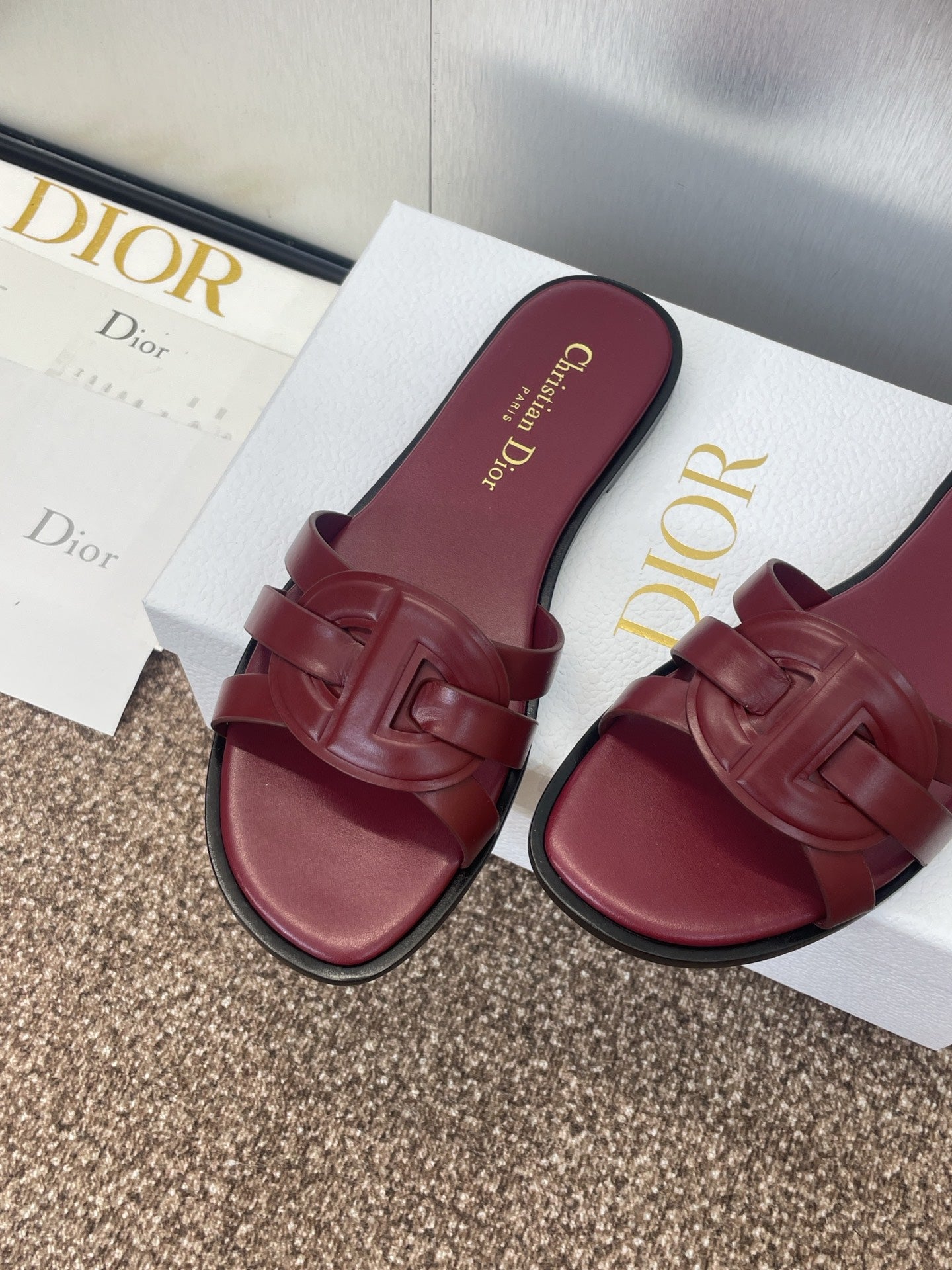 D-CLUB SLIDE SANDAL 25S IN BURGUNDY RED CALFSKIN