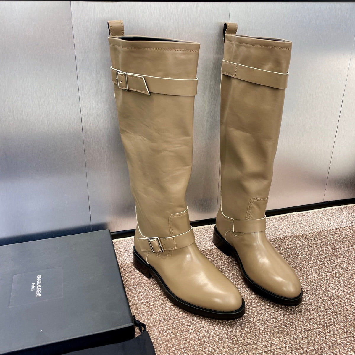 YSL 25S KNEE-HIGH BOOTS 30 MM IN BEIGE LAMBSKIN WITH SILVER HARDWARE