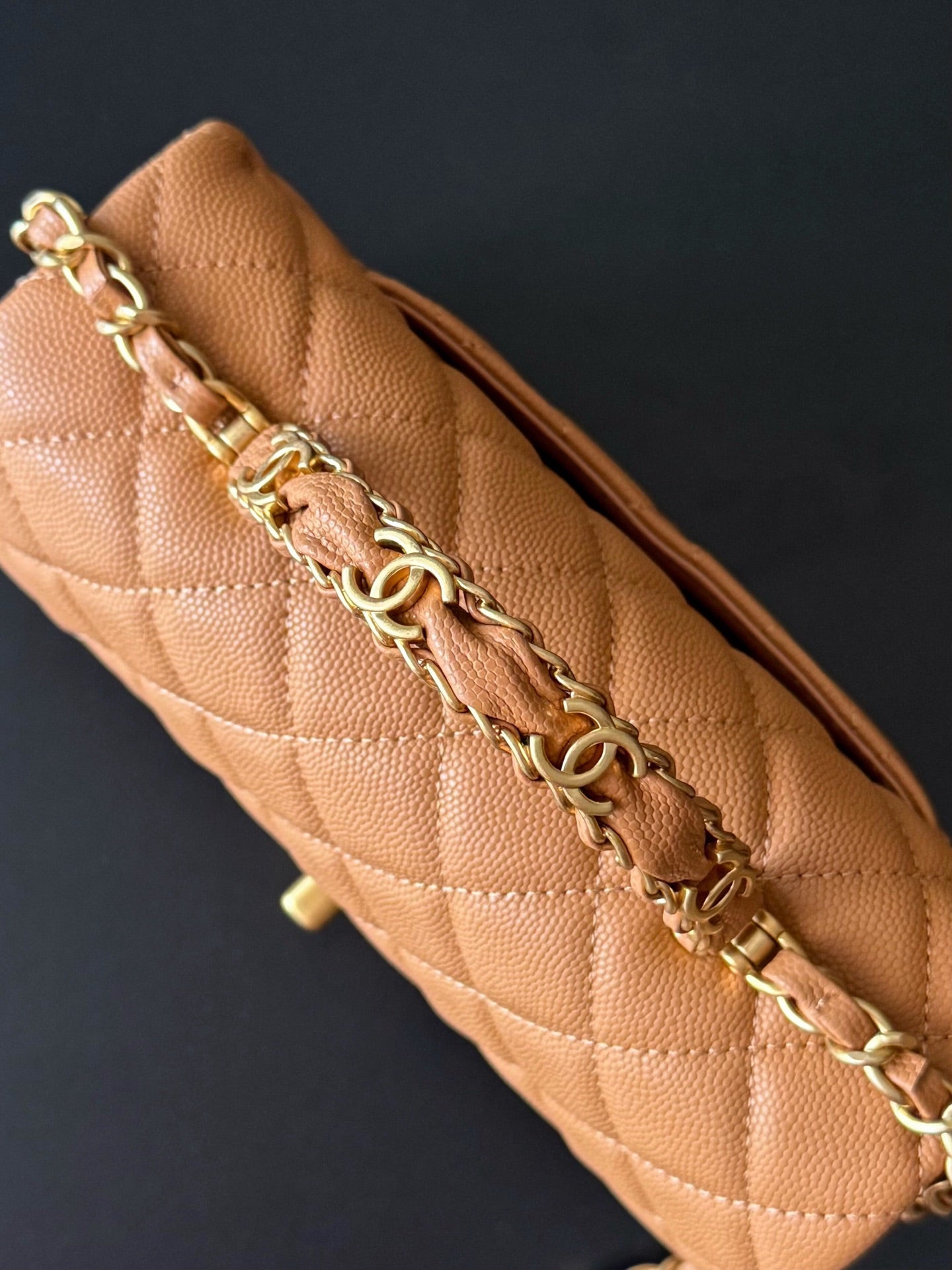 CHANEL 25S FLAP BAG 20 CM IN LIGHT BROWN CAVIAR LEATHER WITH GOLD HARDWARE