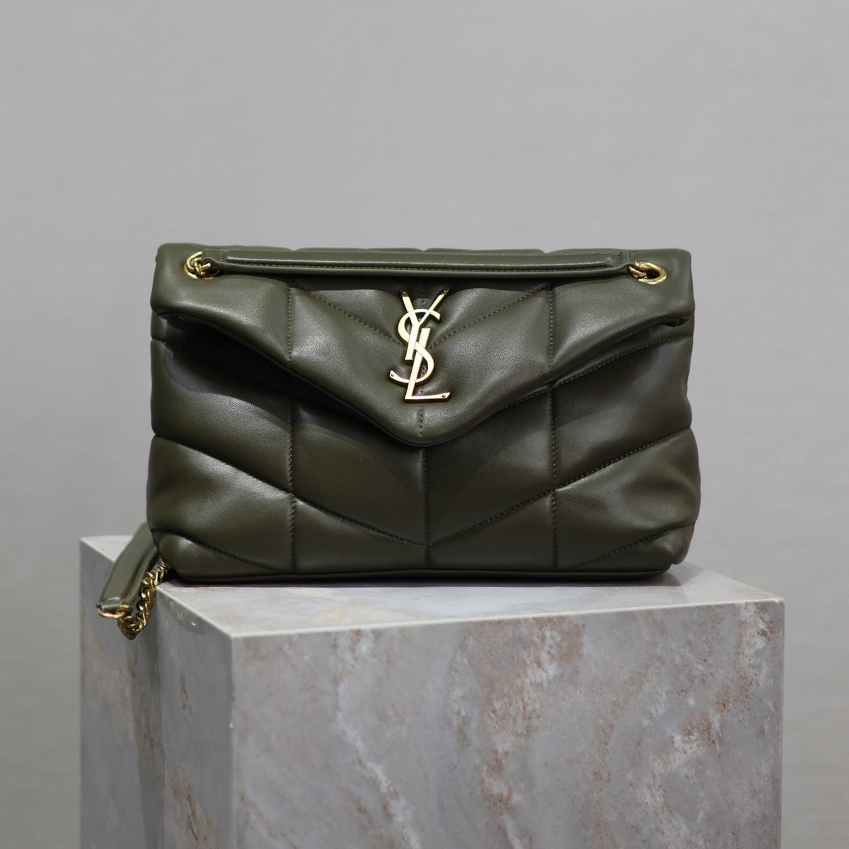 YSL 25S LOULOU PUFFER MM 29 IN DARK OLIVE CALFSKIN GOLD HARDWARE