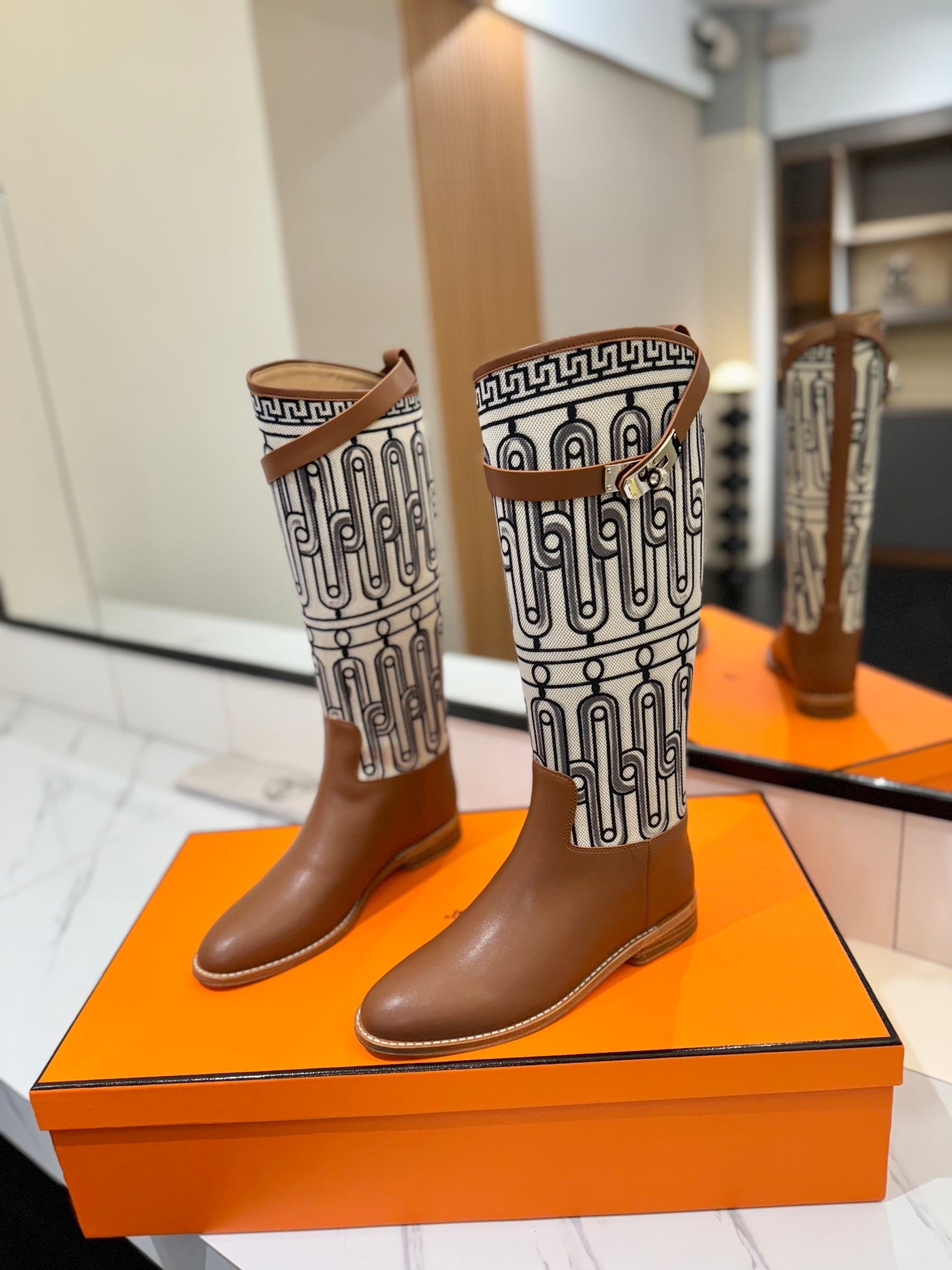 JUMPING BOOT 2 CM IN BRONZE BROWN CALFSKIN AND BLACK MIX WHITE FABRIC