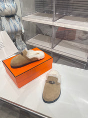 SLIP-ON MULE IN TORTILLA BROWN SUEDE AND SHEARLING LINING