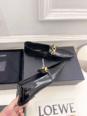 FLAT LOAFERS WITH GOLD CHAIN IN BLACK GLOSSY CALFSKIN