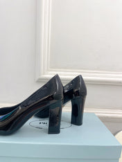 SQUARE TOE HIGH PUMPS IN BLACK GLOSSY CALFSKIN