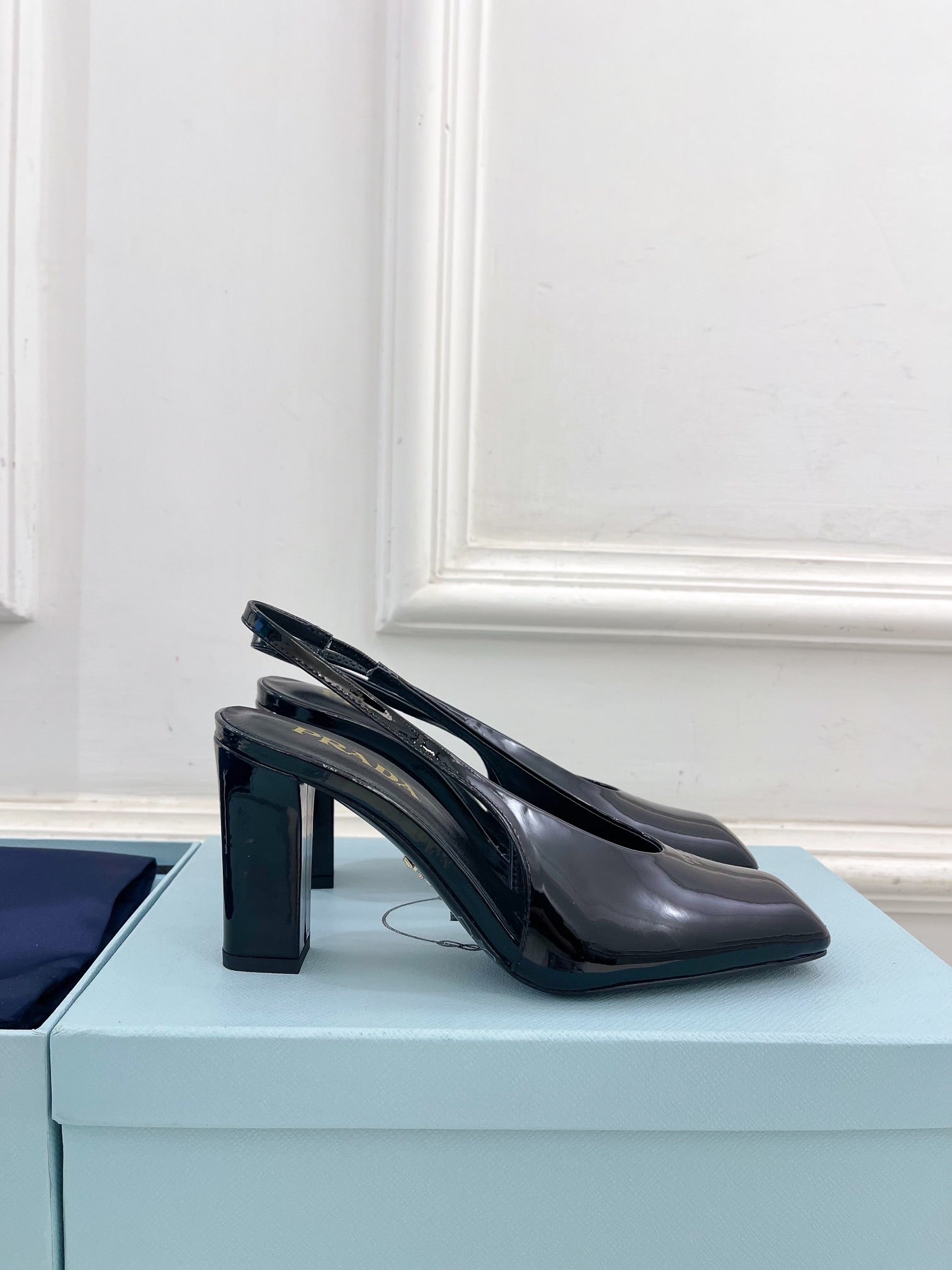 SQUARE TOE SLINGBACK PUMPS IN BLACK GLOSSY CALFSKIN