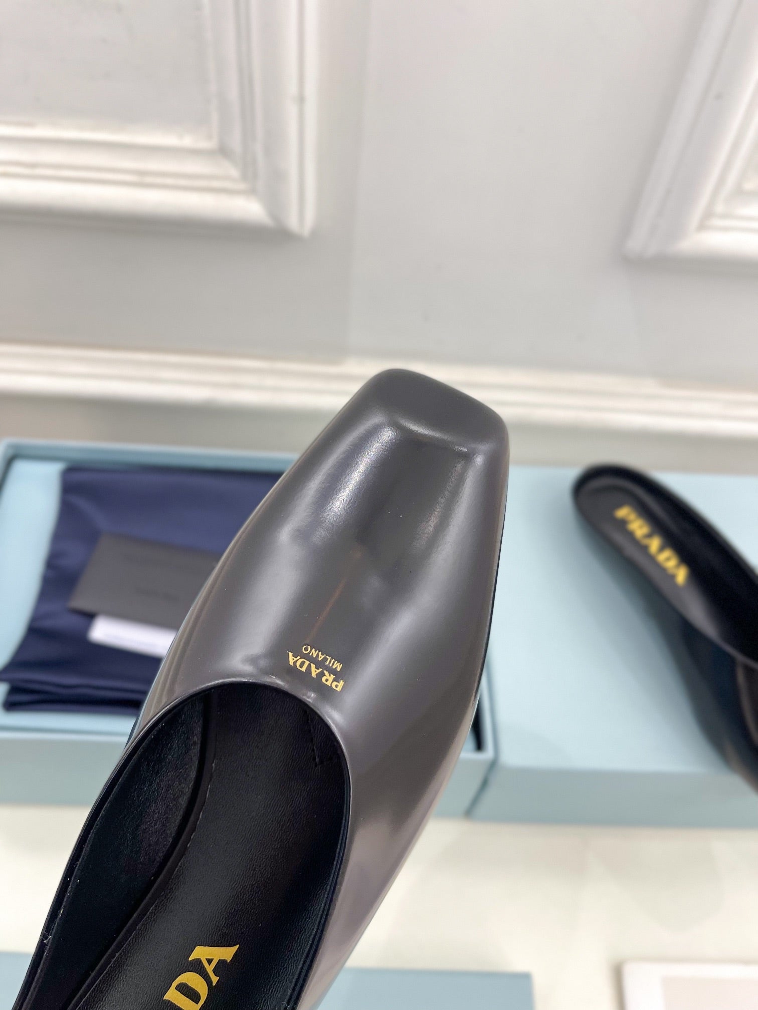 MULES SQUARE TOE IN BLACK SMOOTH LAMBSKIN