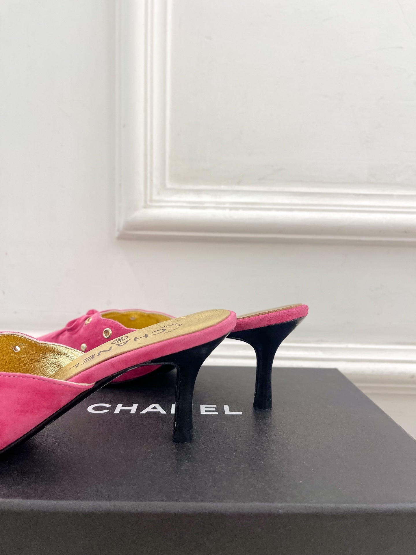 HIGH 65 MM MULE IN DEEP PINK SUEDE