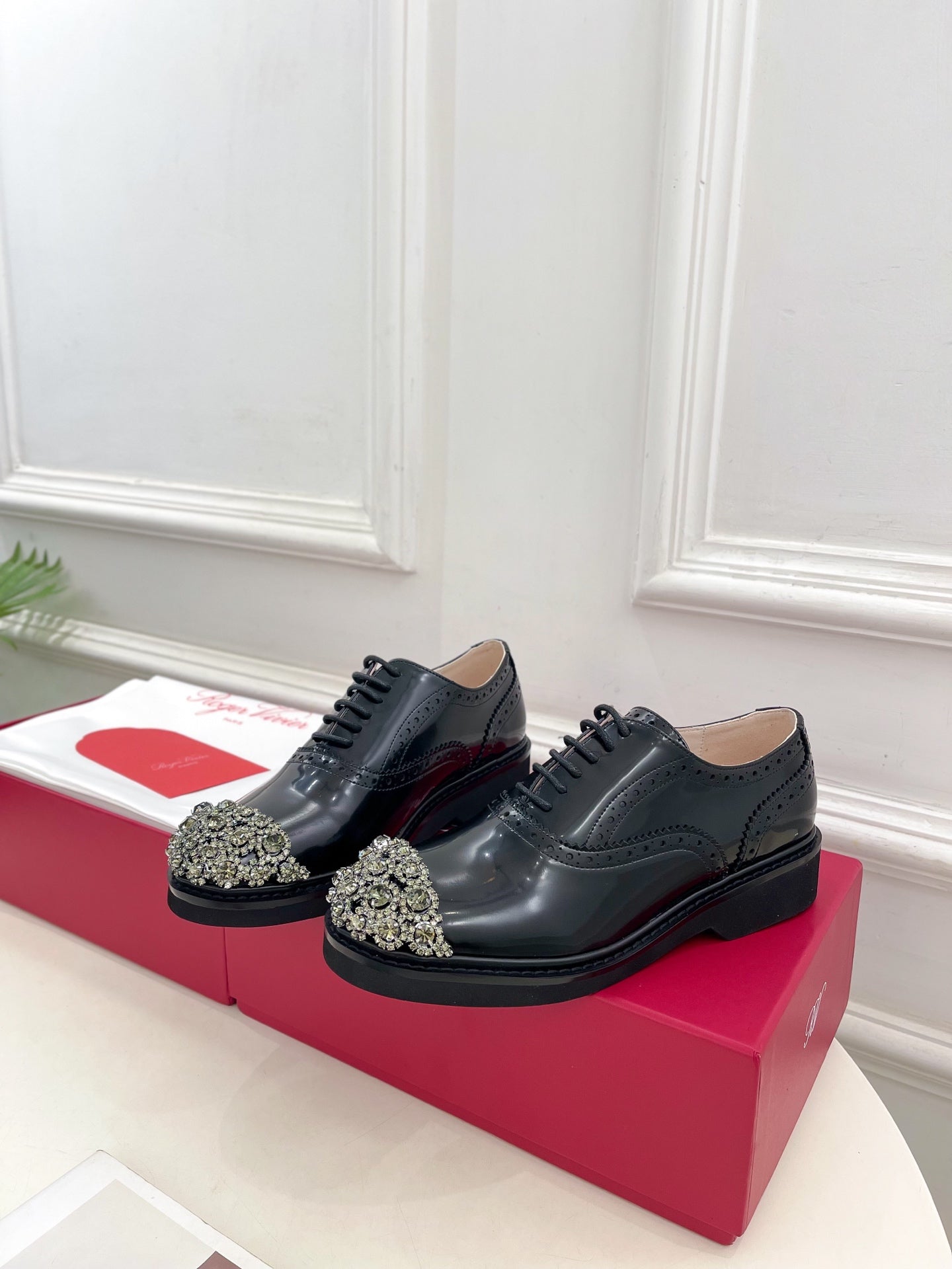 VIV' RANGERS LACE-UPS IN BLACK CALFSKIN