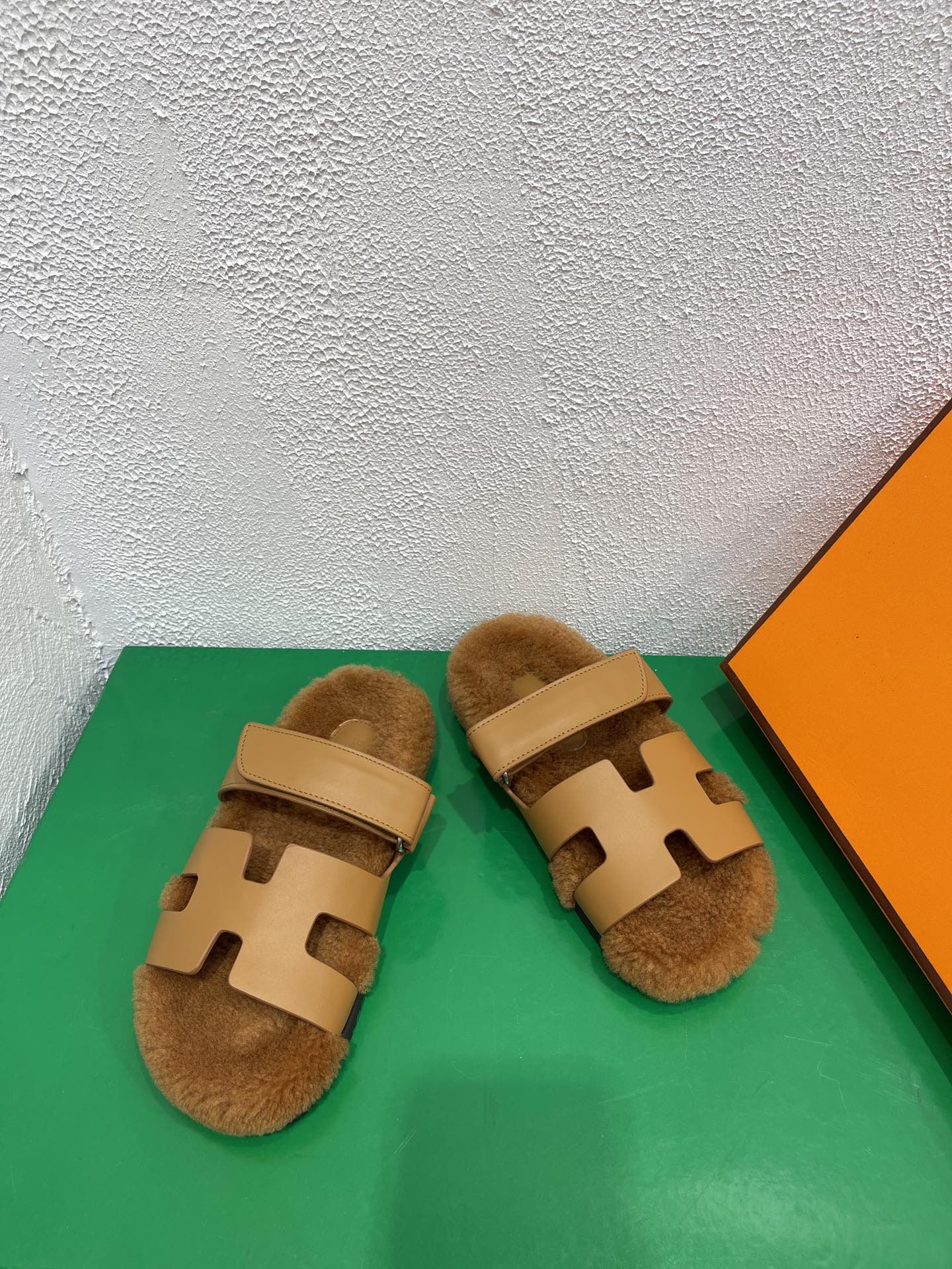 Chypre Sandal Gold shearling insole Gold goatskin lining