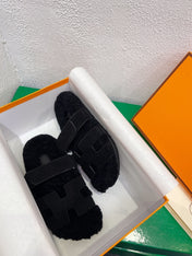 Chypre Sandal Black shearling insole Black Velvet leather lining