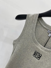 Round neck embroidered vest